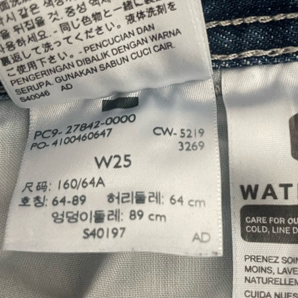 EUC Women’s Levi’s Premium Carpenter Boy Jeans - Picture 10 of 10